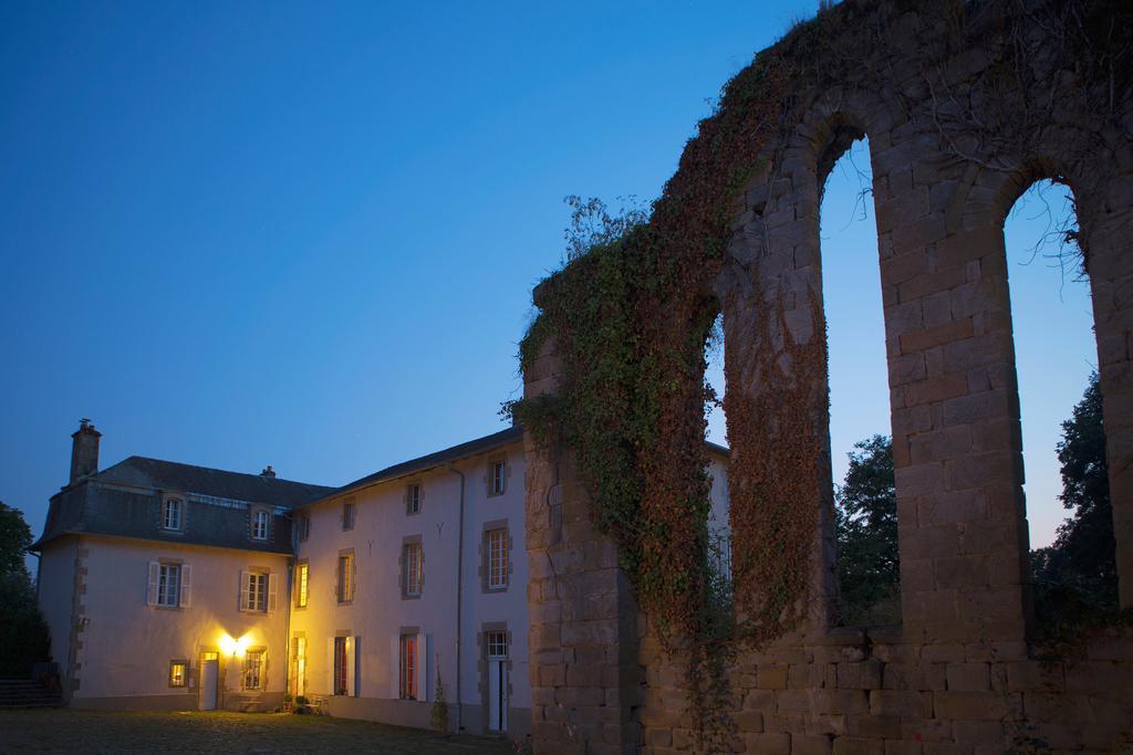 Abbaye Du Palais Acomodação com café da manhã Thauron Exterior foto