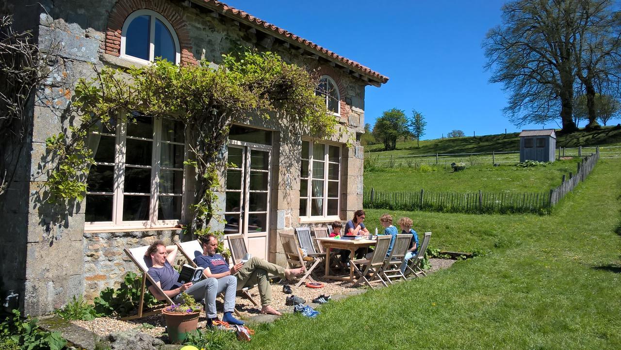 Abbaye Du Palais Acomodação com café da manhã Thauron Exterior foto